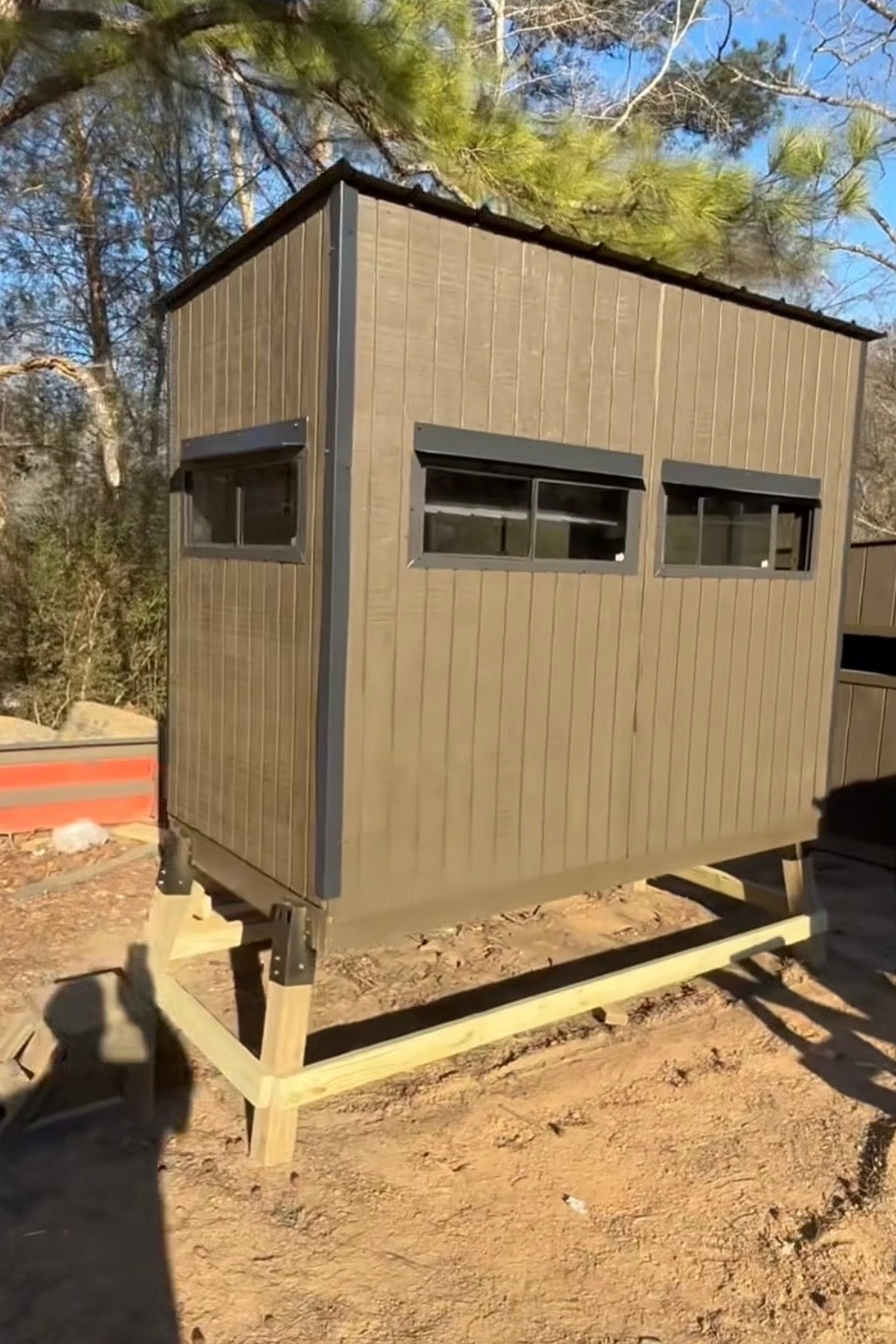 Premium Enclosed Deer Stand